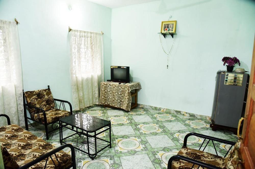 Maanvi Holiday Home 