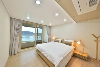 Geoje Jisefo Family Residence Guestroom