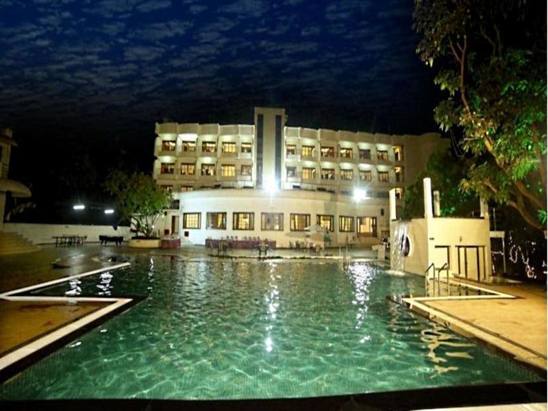 Pluz Resort 