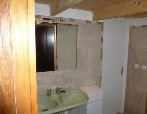 Chateau Notre Dame De Sausses (چاتیو نوتر دام د ساوسس) 