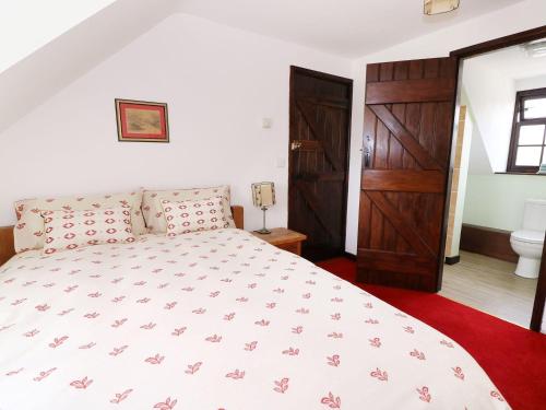 Lilly Pond Cottage Rhayader 