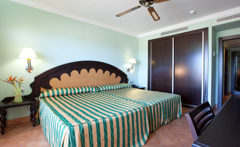 Hotel Zimbali Playa Spa Luxury Vera Solbooking Beach - 