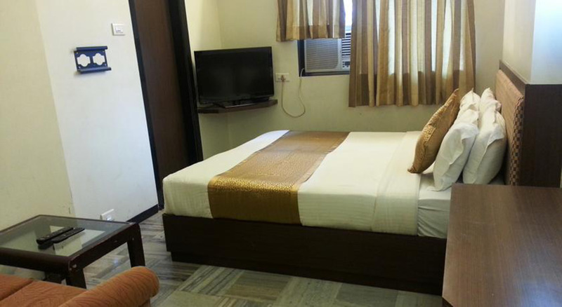Hotel Avon Ruby Room