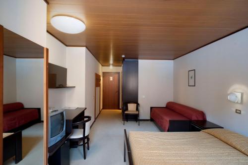 Hotel Mirella 