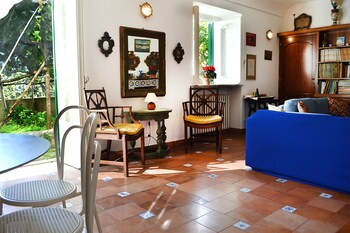 Villa Deli Living Room