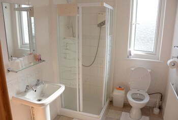 The Cove Guest House ( كوو گست هاوس) Bathroom
