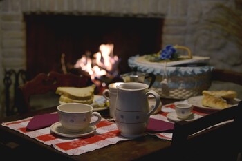 Robur Marsorum (روبور مارسوروم) In-Room Dining