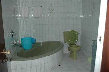 Hotel Golmaheem 