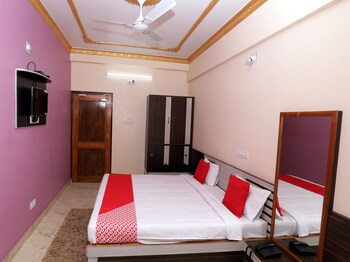 Oyo 13485 Hotel New Jasmine Guestroom