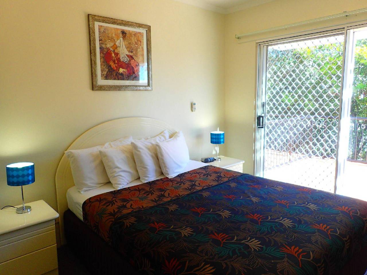 Blue Waters Apartments Special Deals and Offers Book Now!