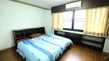 Nontsee Apartment Guestroom