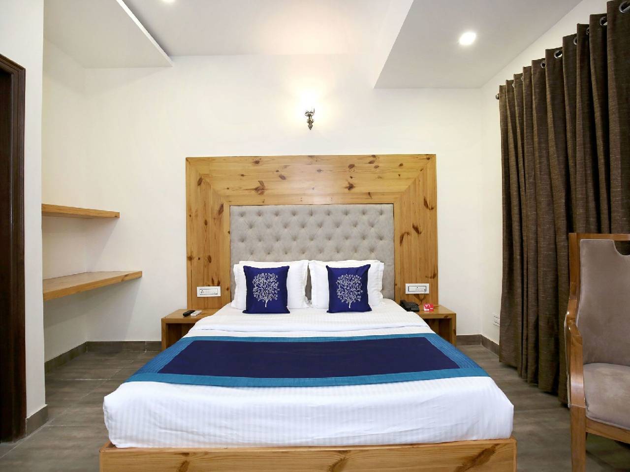 Oyo 9986 Hotel Hashtag 