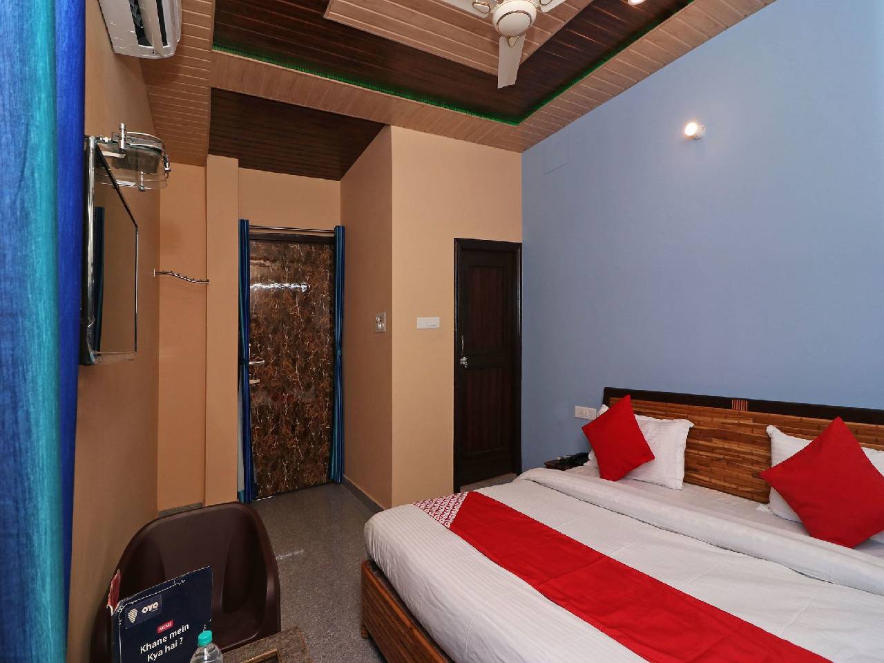 Oyo 13686 Rudraksh Hotel 