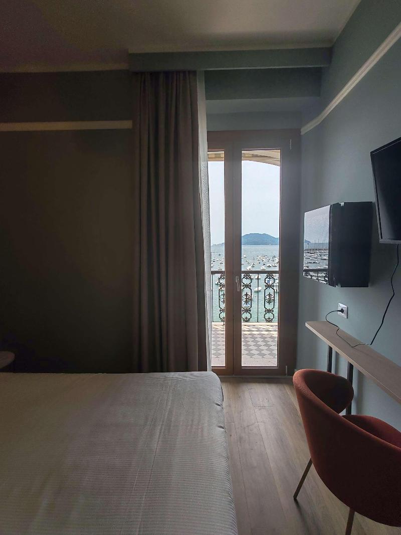 Shelley E Delle Palme Hotel Room