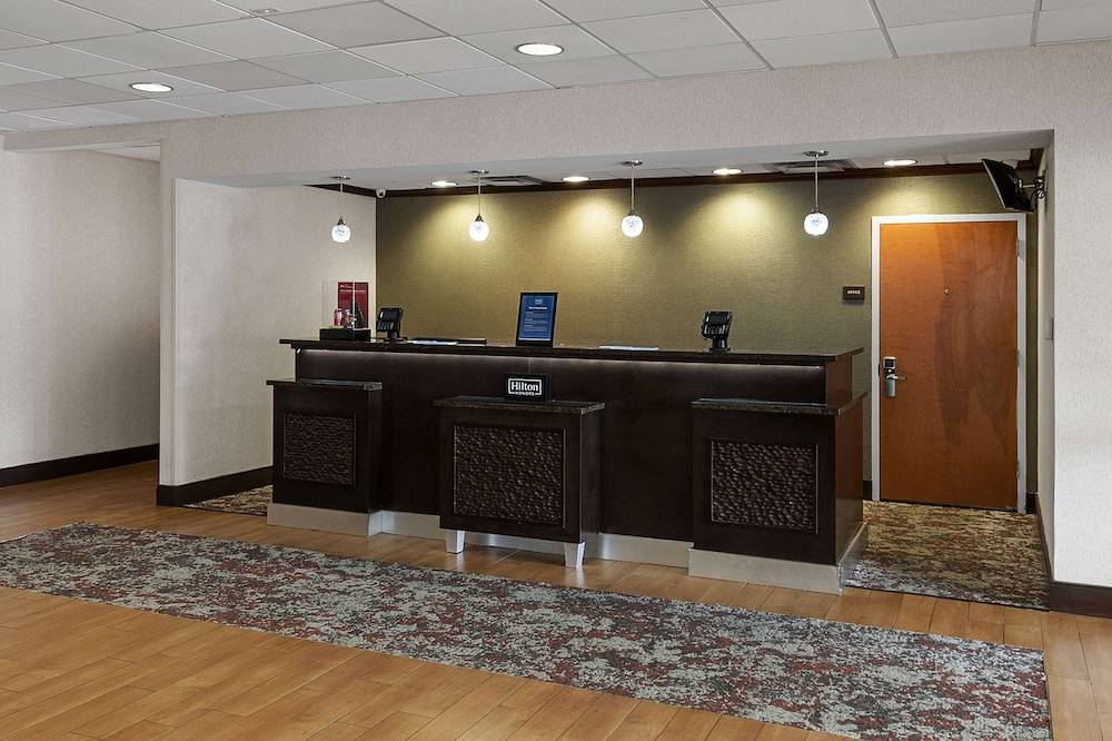 Hampton Inn Nanuet - photo 2