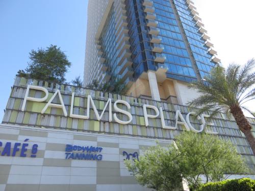 Palms Place Suite With Mountain View 