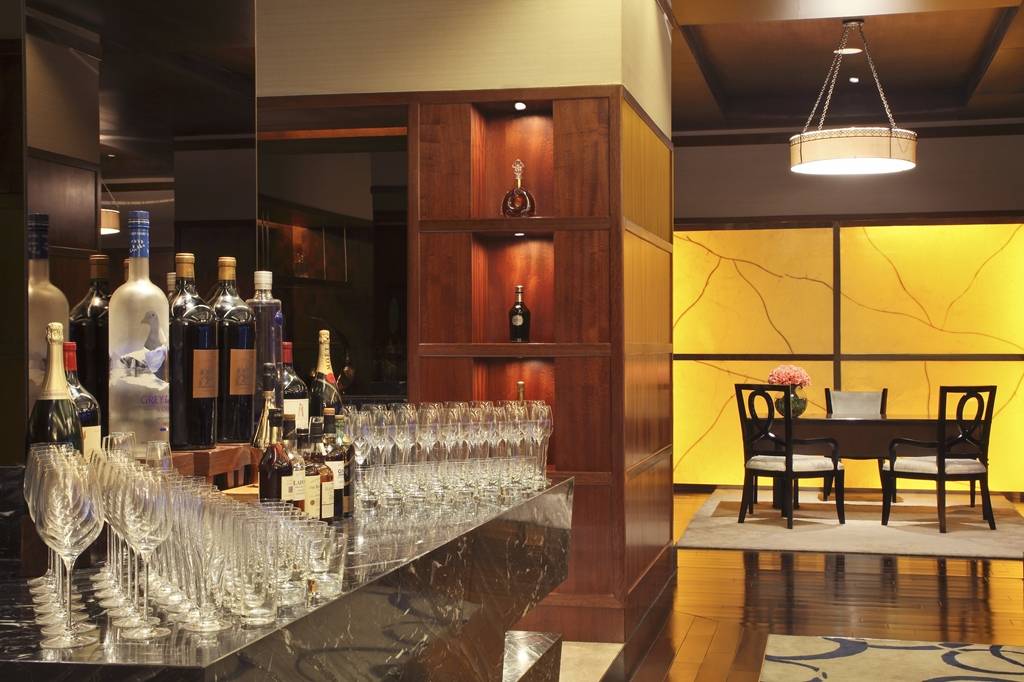 The Leela Ambience Gurgaon Hotel & Residences Royal club lounge