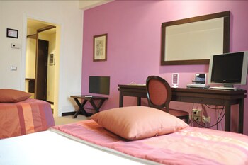 Hotel Casali Guestroom