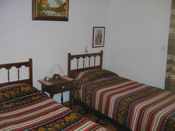 Apartamentos Ranas Guestroom