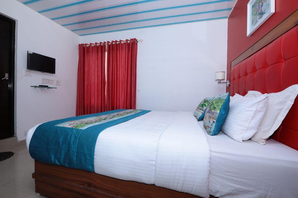 Oyo 8653 Achus Inn 