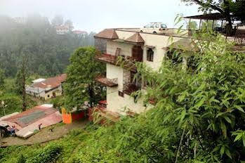 Oyo Rooms Mussoorie Library 
