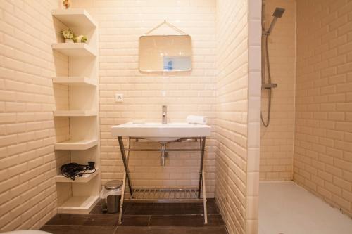 Colombet Stay's Le Marché Aux Fleurs 