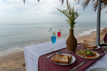 Vista Praia Beachfront Cottages Breakfast Area