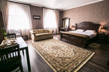 Shah Palace Hotel 