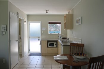 Ash Grove Boutique Motel In-Room Kitchen