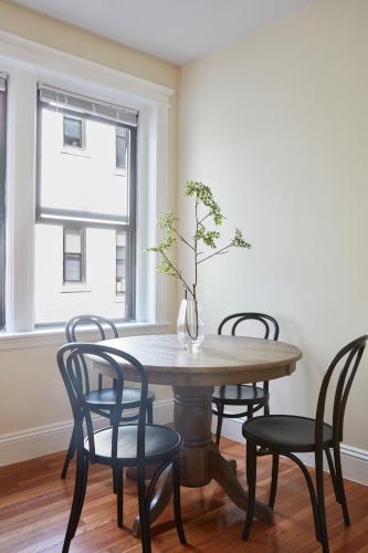 On Elko Street Apt 8 