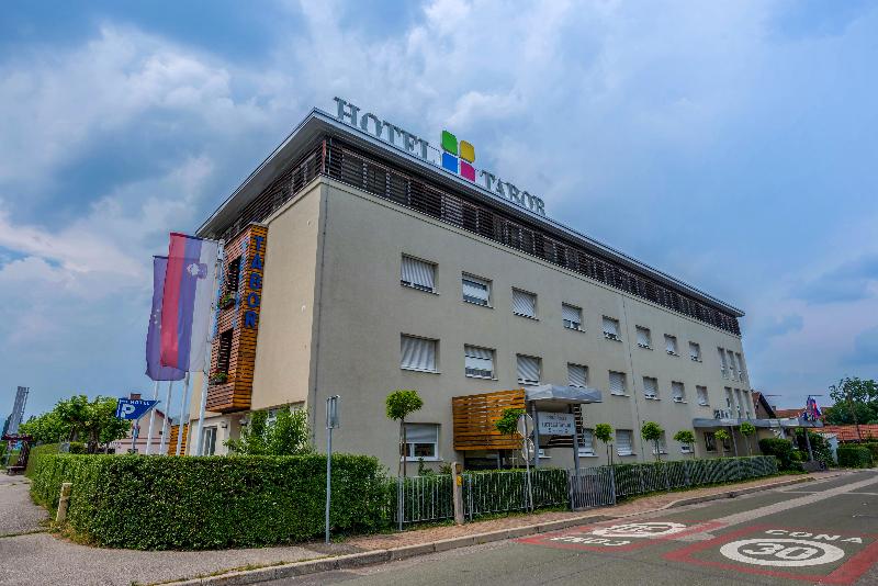 Hotel Tabor (هتل تابور) General view