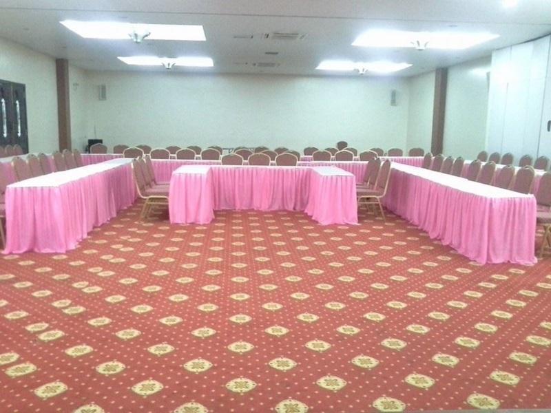 Hotel Rr Inn (هتل رر این) 