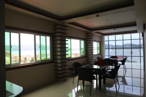 Coron Express Hostel 