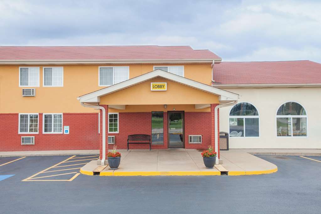 Days Inn by Wyndham Miami - photo 2