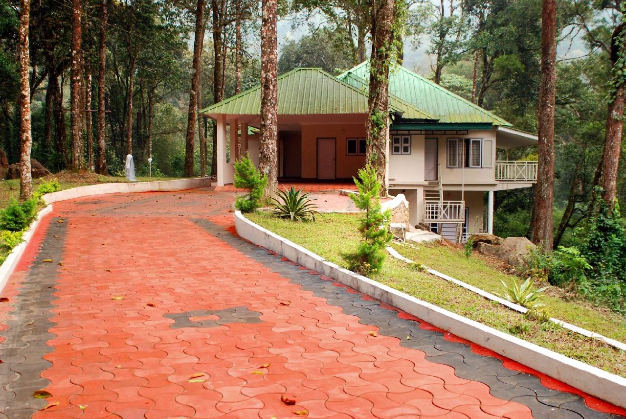 Deep Woods Resort 