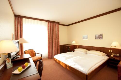 Leine Hotel (لین هتل) 