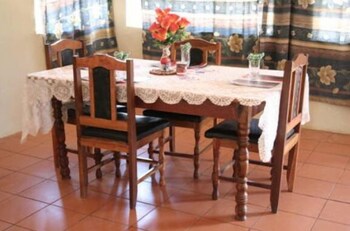 Kwesu Guest House In-Room Dining