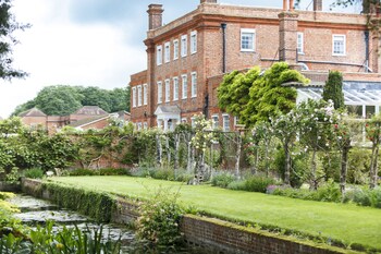 Champneys Henlow Exterior
