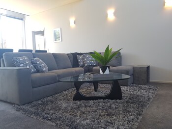 Lake Taupo Gem Book One Or Both (لیک تاوپو جم بوك وان اور بوت) Living Area