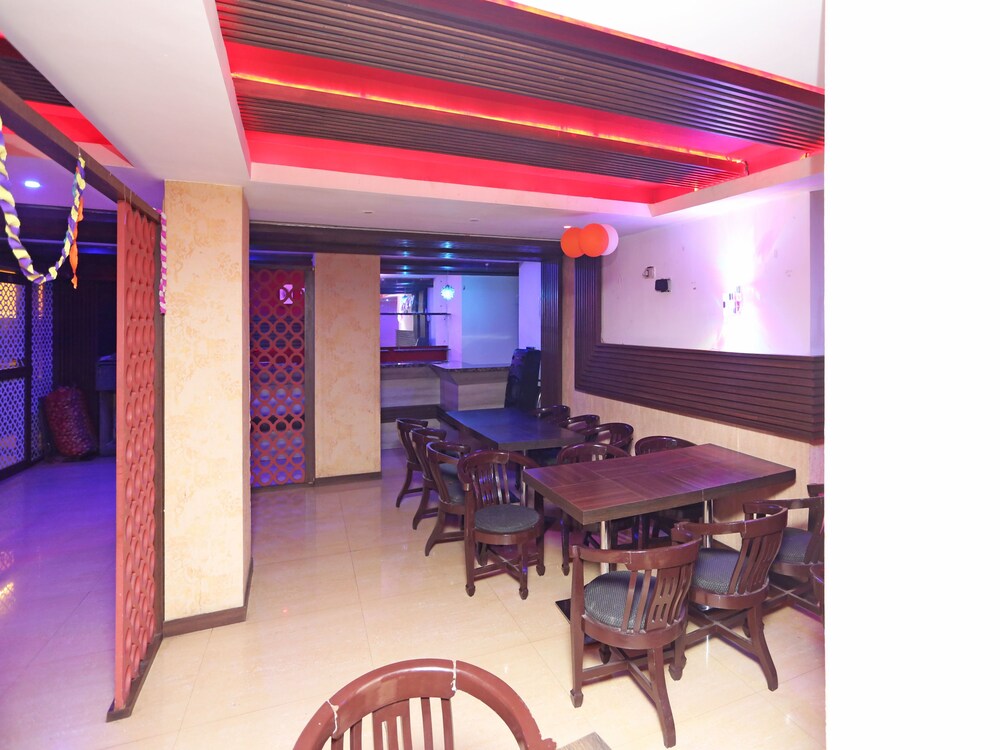Oyo 4312 Hotel Park Street Hotel Bar