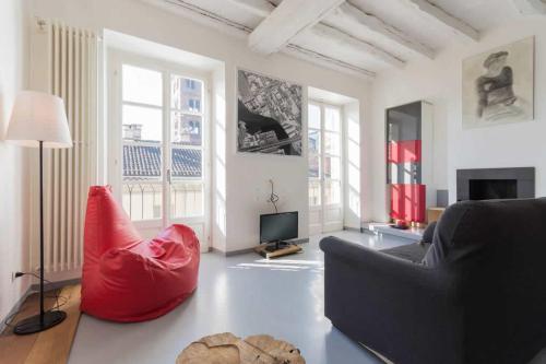 Le Petit Loft Hotel Description