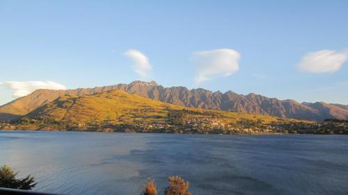 Villa del Lago | Queenstown Accommodation