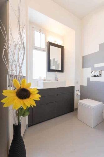 Le Petit Loft Hotel Description