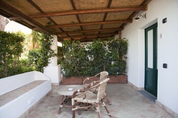 Hotel Ravesi Garden View
