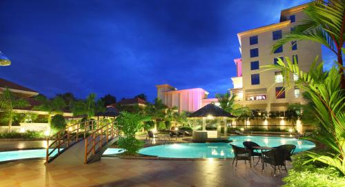The Royale Gardens Hotel 