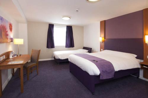 Premier Inn Manchester Airport Runger Lane South 