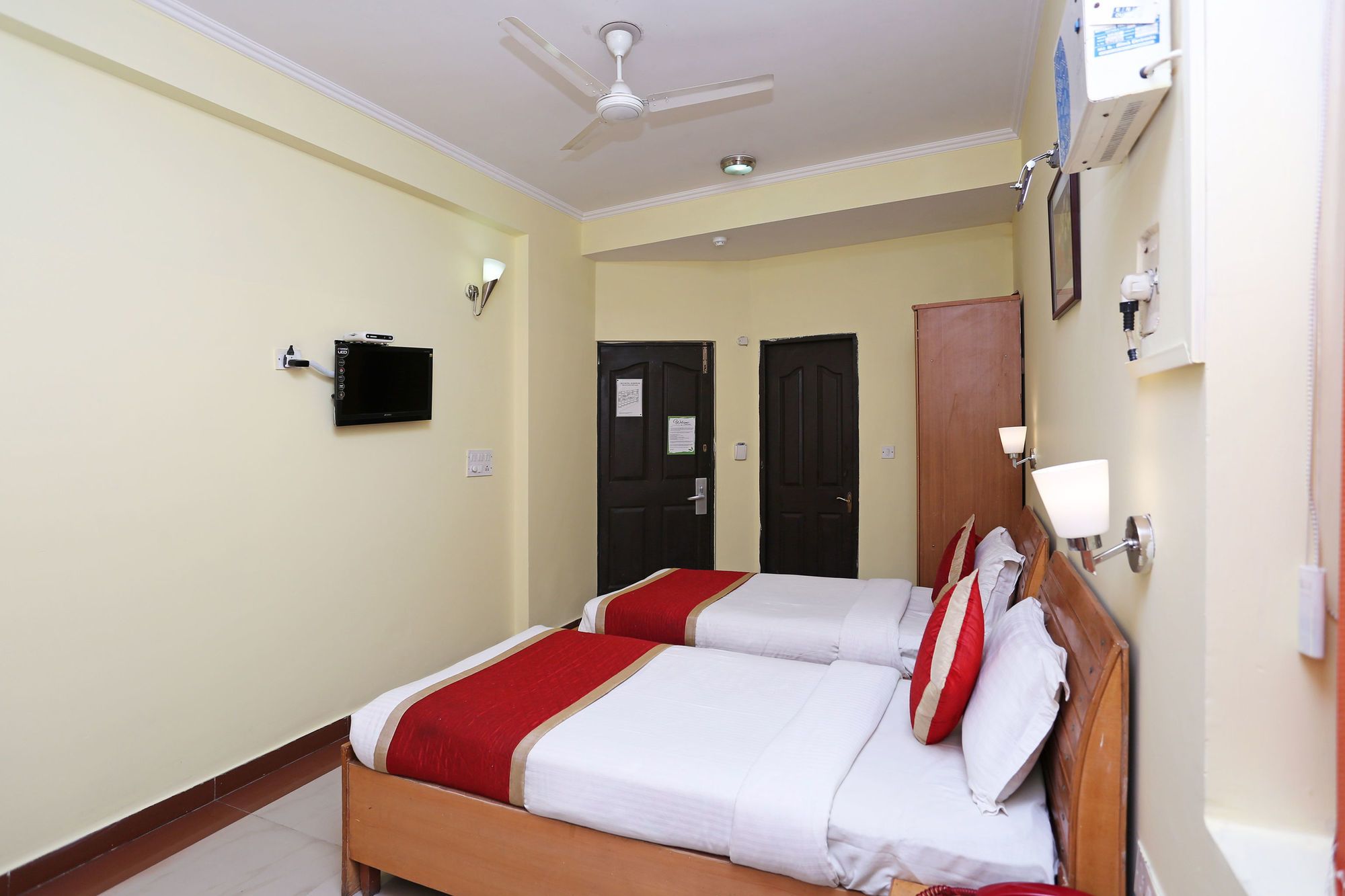 Oyo 10150 Sun Hotel 