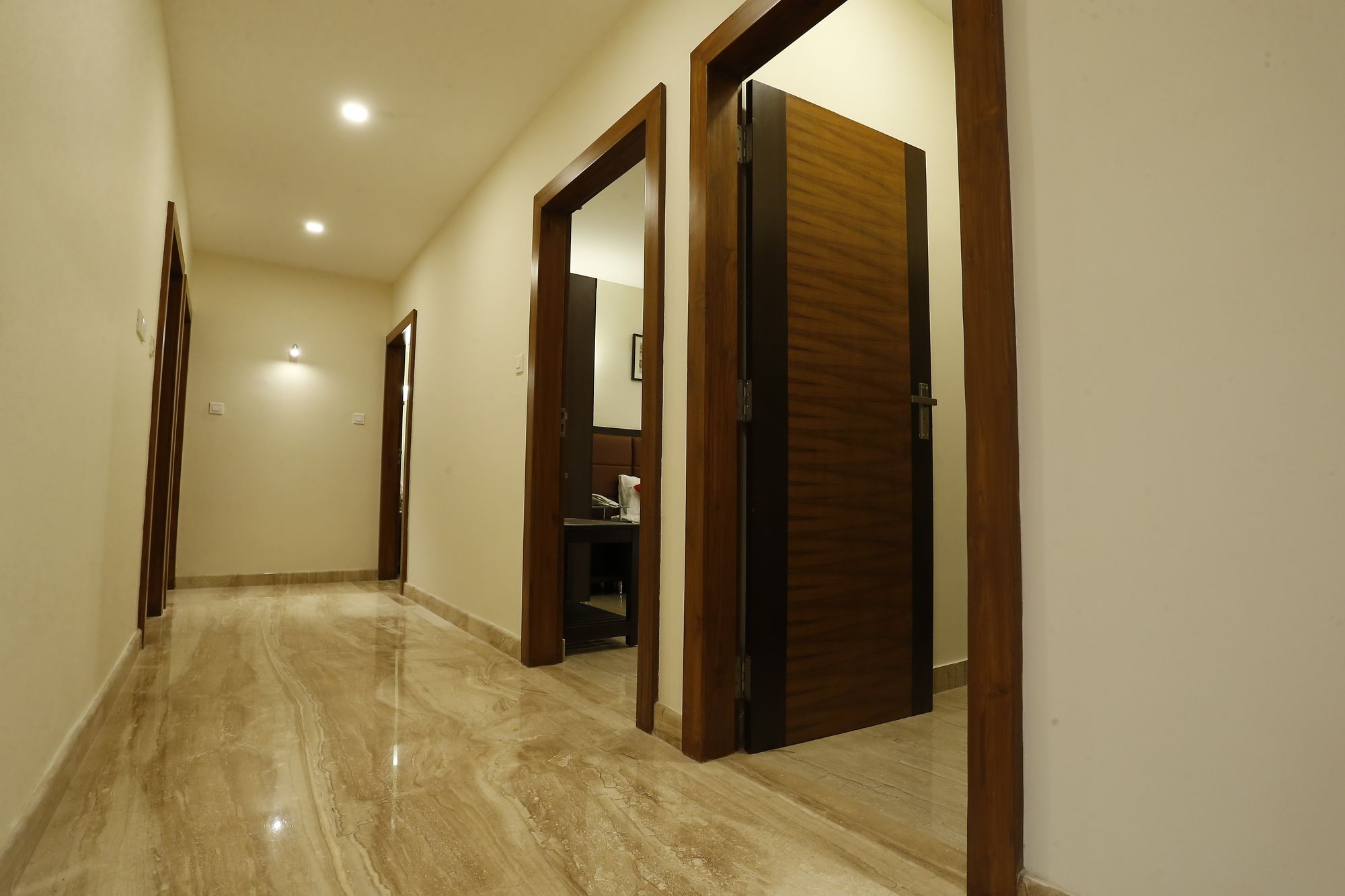 Breeze Suites 