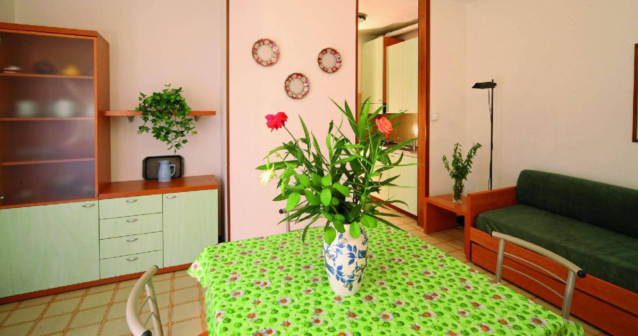 Appartamenti Punta Grò (آپارتامنتی پونتا گرò) 