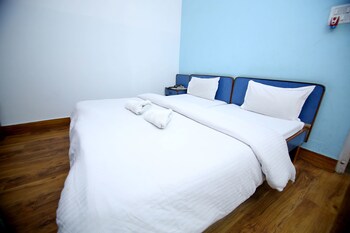Hotel Midtown Guestroom